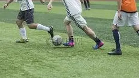 高拉特分享隔离期满照，携行李告别酒店